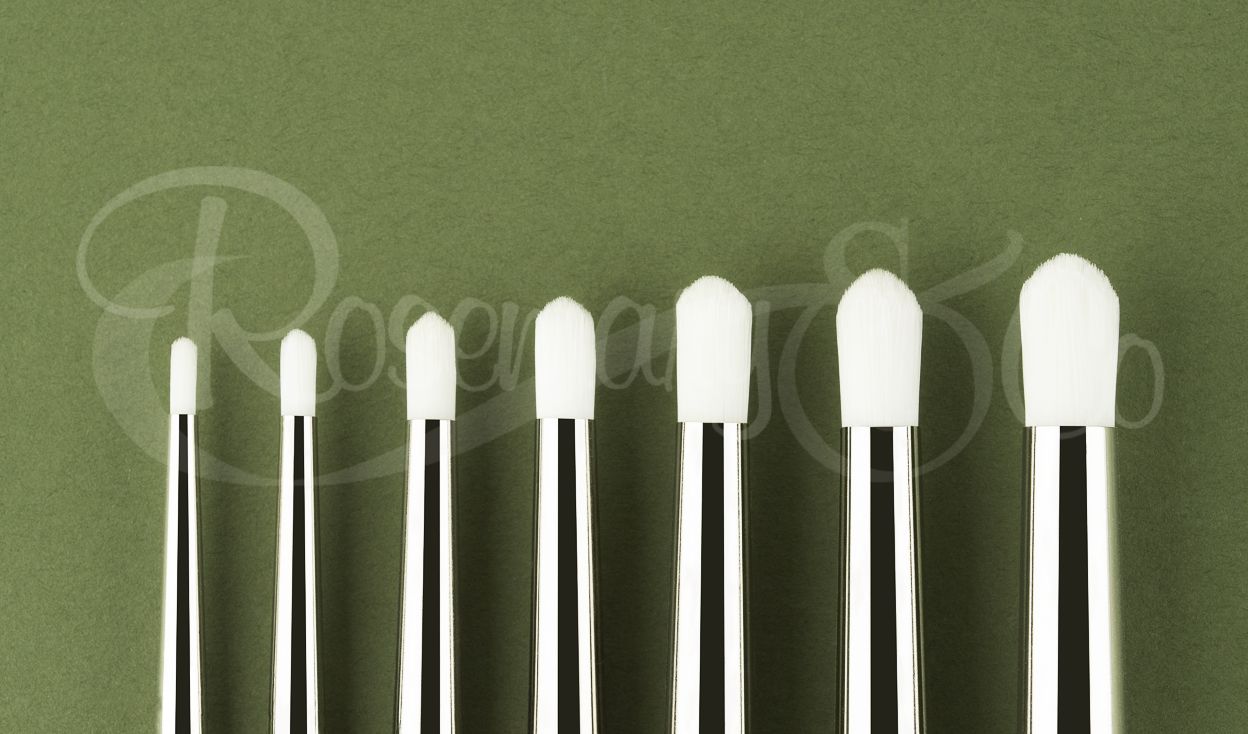 Rosemary & Co Series 501 Synthetic Dry Brush Size 2